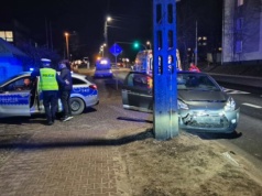 Pijany kierowca uderzył w słup w Sulejowie. Miał blisko 3 promile