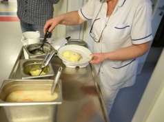 Pyszne jedzenie w szpitalu? Pacjenci zachwyceni. "Od pierwszego śniadania"