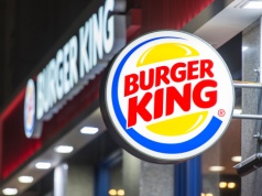 Burger King wywołał burzę. Słuchawki AI monitorują uprzejmość pracowników
