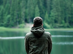 Milenialsi wchodzą w "40". Jaka przyszłość ich czeka? Niepewność rośnie, a problemy galopują