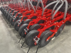 Wiosenny siew zbóż. Różnice w redlicach siewników, które mają znaczenie