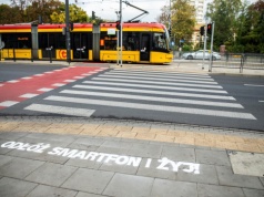 Nowe piktogramy i oświetlenie na przejściach dla pieszych? Radna apeluje o zmiany w Warszawie