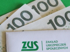 Można dostawać dwie emerytury. ZUS stawia sprawę jasno, trzeba pamiętać o formalnościach