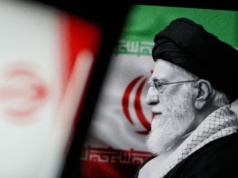 "Nadzorował tortury i morderstwa". Kim jest najwyższy przywódca Iranu i dlaczego zaatakował go Trump?