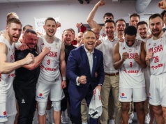 Prezydent Nawrocki wpadł do szatni polskich koszykarzy. To nagranie stało się hitem!