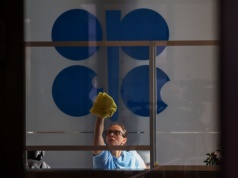 OPEC+ rozważy większe zwiększenie wydobycia po ataku na Iran