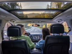 Samochód z dachem panoramicznym - luksus czy ryzyko?