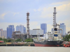 Atak na Iran. Ceny ropy mogą wystrzelić