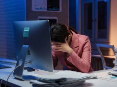 Dystres - co to takiego i kogo dotyka najczęściej? Zwolnień L4 coraz więcej i coraz dłuższe