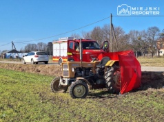 Tragiczny wypadek na drodze. Spadł z ciągnika, który następnie przejechał po kierującym. Mężczyzna zginął na miejscu