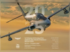 Zdjęcia fotografów Aeroklubu Krakowskiego na wystawie w Muzeum Lotnictwa Polskiego