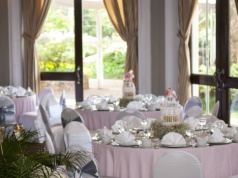 "Koleżanka robi wesele »z wysokiej półki«. Nie jadę, bo mnie nie stać"