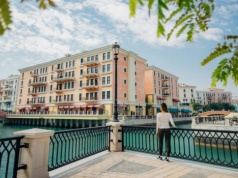 Polska ambasada i MSZ z pilnymi alertami. Proszą o pozostanie w domach