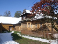 Jak z innej epoki. Sztuczna inteligencja wskazała najpiękniejszą wieś. Perła polskich gór