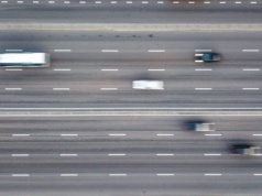 Policja przypomina: Lewy pas nie służy do “stałej jazdy”. Można dostać nawet 5 tys. zł mandatu