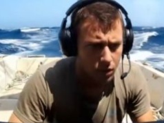 Counter‑Strike 2… na środku oceanu. Wideo hitem internetu