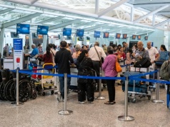 Paraliż lotniczy na Bliskim Wschodzie. Najważniejsze informacje dla podróżnych