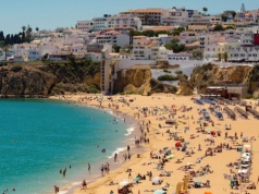 Najtańsze kierunki na wielkanocny wypad. Polskie miasto w czołówce