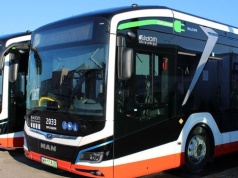 Pięć nowych elektrycznych MAN-ów zasiliło tabor MPK. Wkrótce wyjadą na ulice Radomia