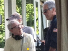Jeffrey Epstein podsyłał "asystentki" i statystki na plany Woody'ego Allena. "Szuka pięknych dziewczyn"