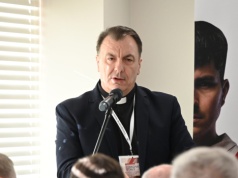 Debata o diakonacie stałym. Caritas, czyli posługa miłości – wciąż do odkrycia