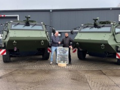 Niemcy odbierają nowe transportery opancerzone