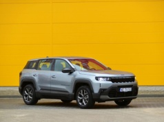 Jeździliśmy trzecią generacją Jeepa Compassa po polskich drogach. Zaskoczył nas kilka razy