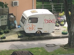 Przełom przy Jałowego? Miasto sprzedaje grunt, by ukrócić zbieractwo. „Czekamy na tragedię?”