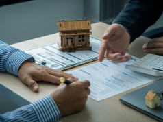 Koniec „wolnej amerykanki” w zawodzie pośrednika nieruchomości?