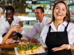 Pracuj i zwiedzaj Cypr, Holandię, Maltę. Zarobki sięgają 15 tys. zł