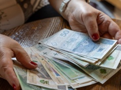 Darowizna bez podatku i bez ryzyka. Ile razy można dać pieniądze dziecku?