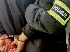 Trzy miesiące temu okradli jeden z domów w powiecie radomszczańskim. Teraz odpowiedzą jeszcze za posiadanie narkotyków