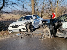 Groźne zdarzenie drogowe na trasie Turka – Sobianowice. Zderzyły się trzy samochody
