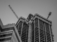 Branża budowlana pod presją. Co spędza sen z powiek firmom budowlanym?