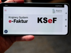 KSeF po miesiącu: firmy wstrzymują się z e-fakturami. Dane MF nie pozostawiają złudzeń