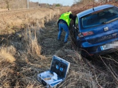 O krok od tragedii! Osobówka zderzyła się z pociągiem