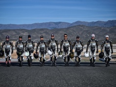 Żużel. Przeciwległa prosta: Czarny mat, złoty interes i finansowa krawędź (FELIETON)