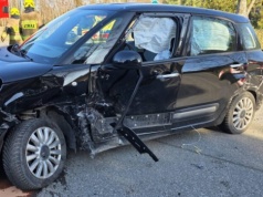 Potrącona 12-latka na rowerze i zderzenie dwóch osobówek. Do tego pożar w domu jednorodzinnym