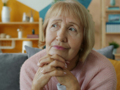 Skąd niechęć teściowej do synowej? "Głupia teściowa straci syna, mądra zyska córkę"