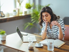 Juniorzy na rynku pracy: oferty są, ale start nie jest łatwy