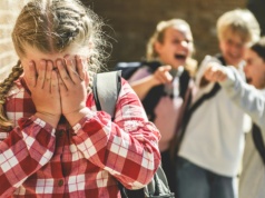 Hejterzy: w Auschwiz otyłych nie było. 11-letnia Zosia: wyzywali mnie od świni, tłustego chomika