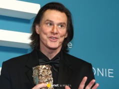 Jim Carrey zaskoczył nowym wyglądem. Internauci twierdzą, że to sobowtór. Jest odpowiedź