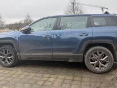 Ma większy rozstaw osi niż Skoda Kodiaq, a kosztuje 139 tys. zł. Nowy SUV Jeepa zapowiada się na świetne auto rodzinne