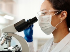 Przełom w leczeniu przerzutów raka płuc do mózgu? Makrofagi CAR spowalniają wzrost guza