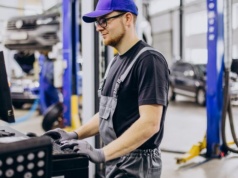 Jakie objawy daje uszkodzony procesor w sterowniku silnika?