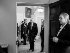 Atak na ambasadę USA w Arabii Saudyjskiej. Trump zapowiada odwet