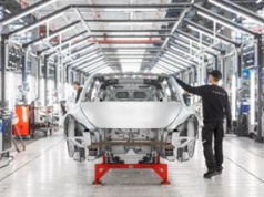 Niemiecka fabryka Tesli z problemami. A Musk znów obiecuje