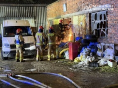 Smutny finał hucznych urodzin pod więzieniem. Spłonęła hala, 11 osób zatrzymanych