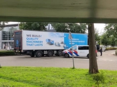 Odpiął pas na czas cofania z naczepą, policjanci zajechali mu drogę i wystawili mandat