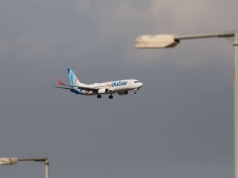 Pierwsze samoloty z Dubaju z Polakami na pokładzie wylądowały w Warszawie i Poznaniu